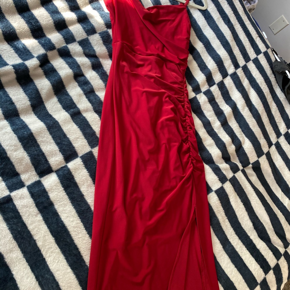 SMOKING.Bright cherry red dress